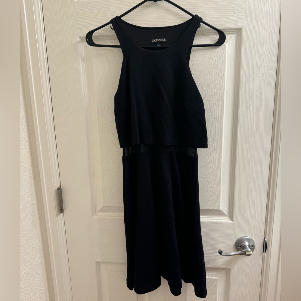 The black dress : express